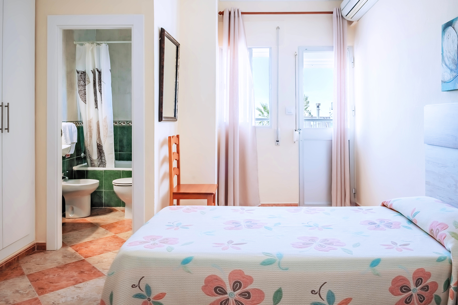 Habitación Doble con 2 Camas Individuales | Hostal Sonrisa del Mar
