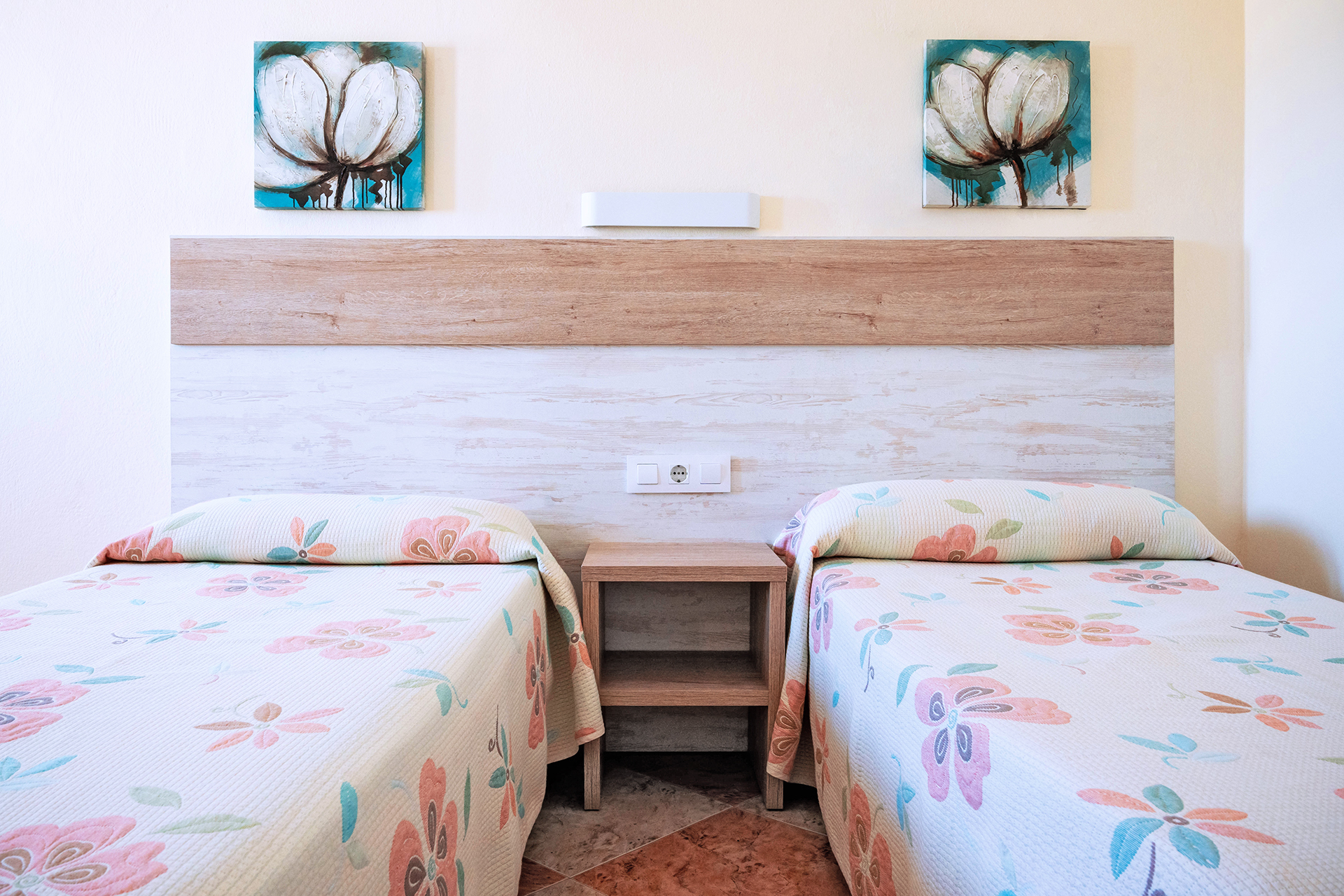 Habitación Doble con 2 Camas Individuales | Hostal Sonrisa del Mar