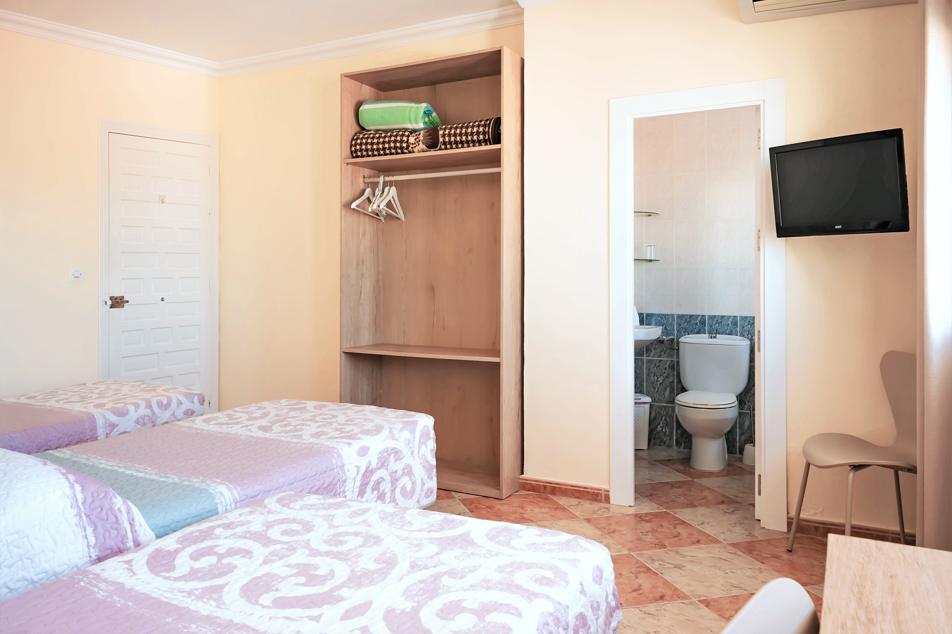 Habitación Triple | Hostal Sonrisa del Mar