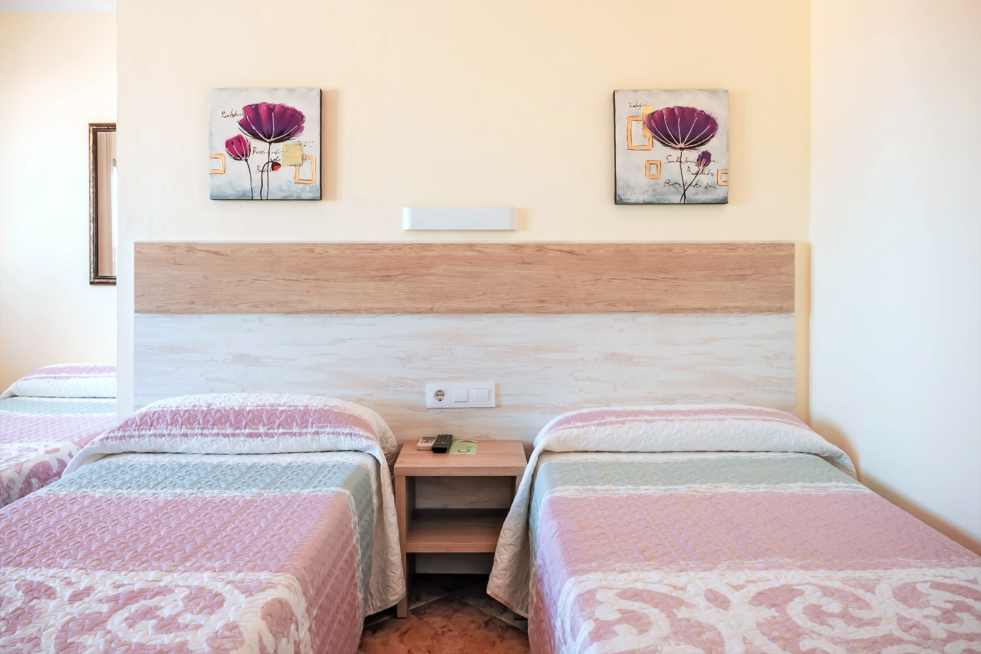Habitación Triple | Hostal Sonrisa del Mar
